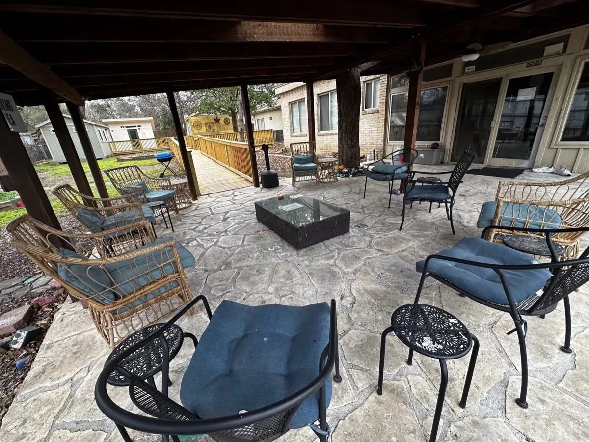 Covered outdoor patio at the Briarwood Austin facility